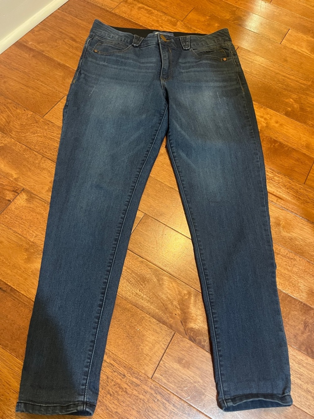 Democracy "Ab"solution stretch denim jeans featuring a no-gap elastic waistband - Picture 4 of 7